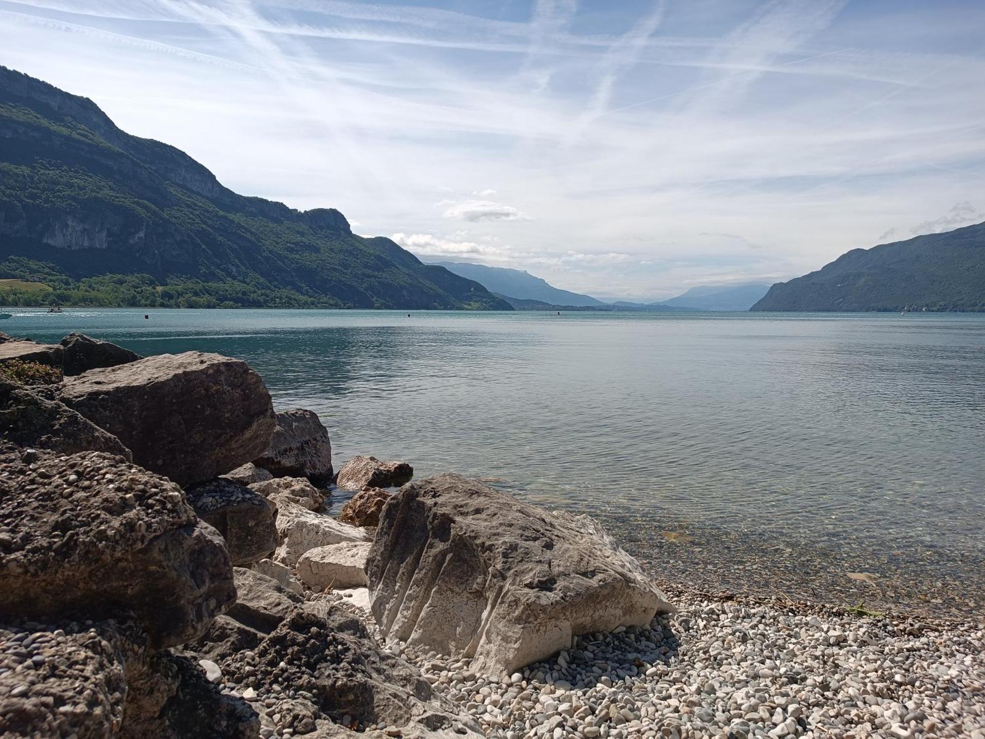 Du Vent Dans Les Arbres -120M2 Belle Vue Sur Le Lac Chindrieux 部屋 写真
